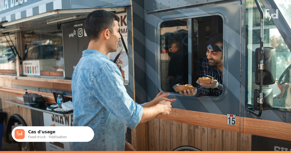Vendeur de food-truck servant un client fidèle, programme de fidélité Fydl